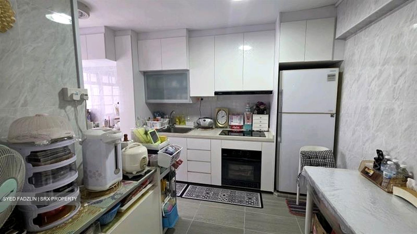 Blk 337 Jurong East Avenue 1 (Jurong East), HDB Executive #610299351
